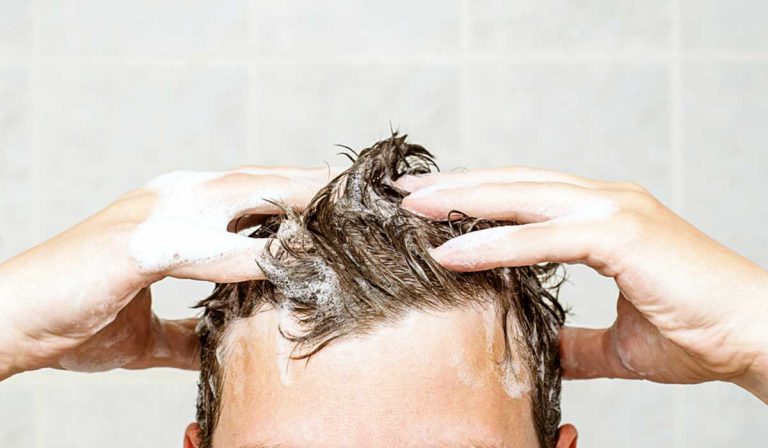 طريقة غسل الشعر بعد الزراعة